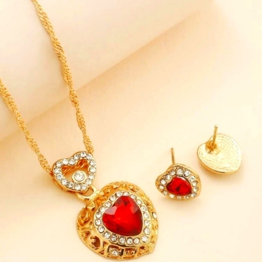 Red ♥ Heart Rhinestone Gold Tone 3 Piece Necklace Pierced ER NWT 🎁 Fashion - Picture 3 of 4